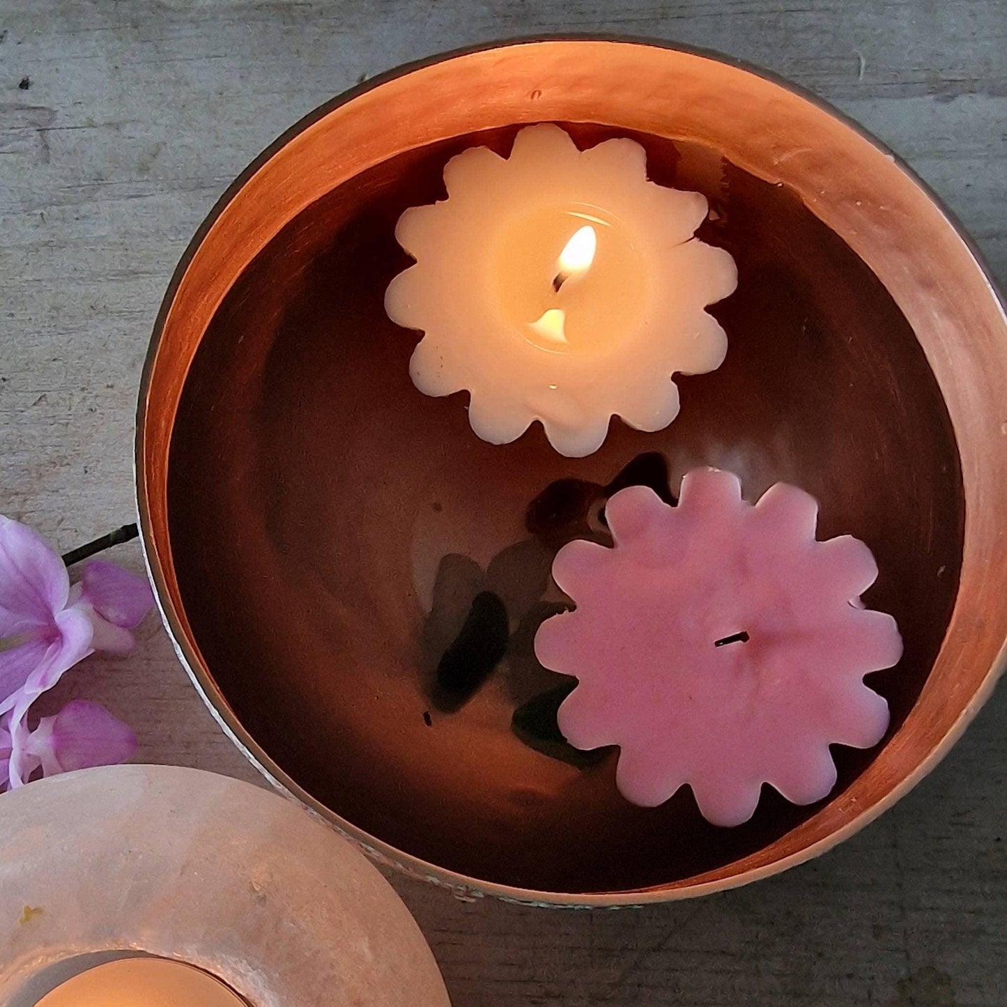 Beautiful hammered bowl with hand poured scented floating tealights - thepurehaven