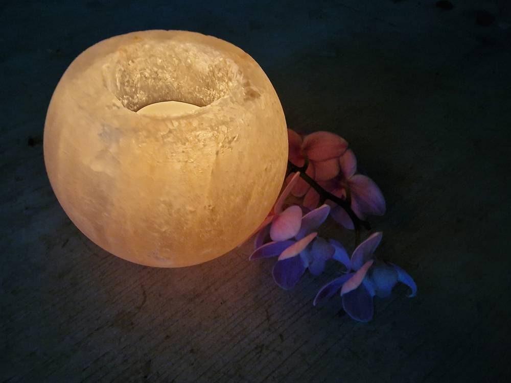 Himalayan sea salt holder with hand poured scented tealights - thepurehaven